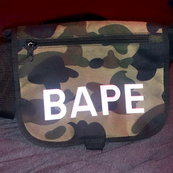 Original BAPE Camo Cross Body Bag - Picture 1 of 3